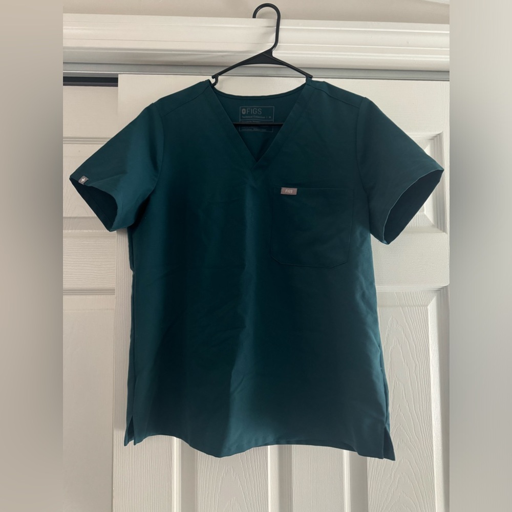 Figs Catarina Top Size Medium. Caribbean Blue